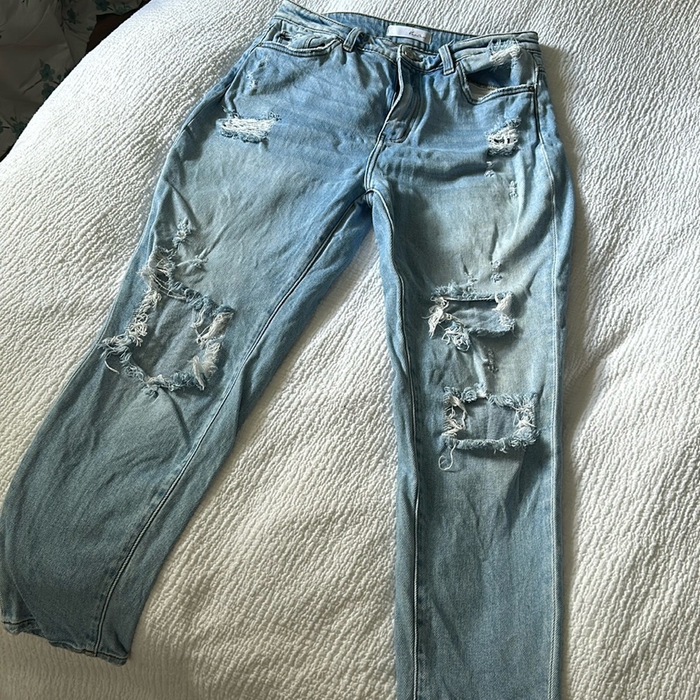 Vici Dolls Chuck High Rise Distressed Denim